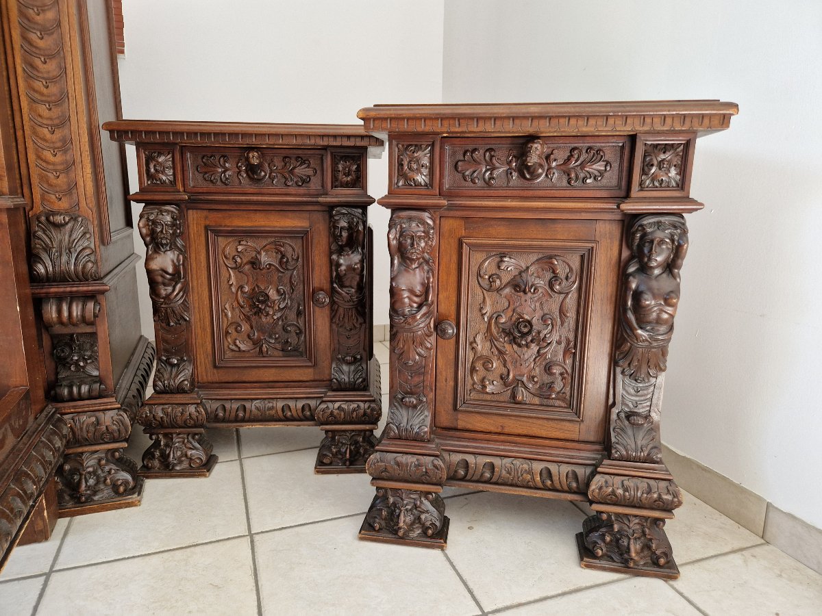 Renaissance Style Bedroom Set, King-size Bed In Carved Walnut, Italian Baroque -photo-1