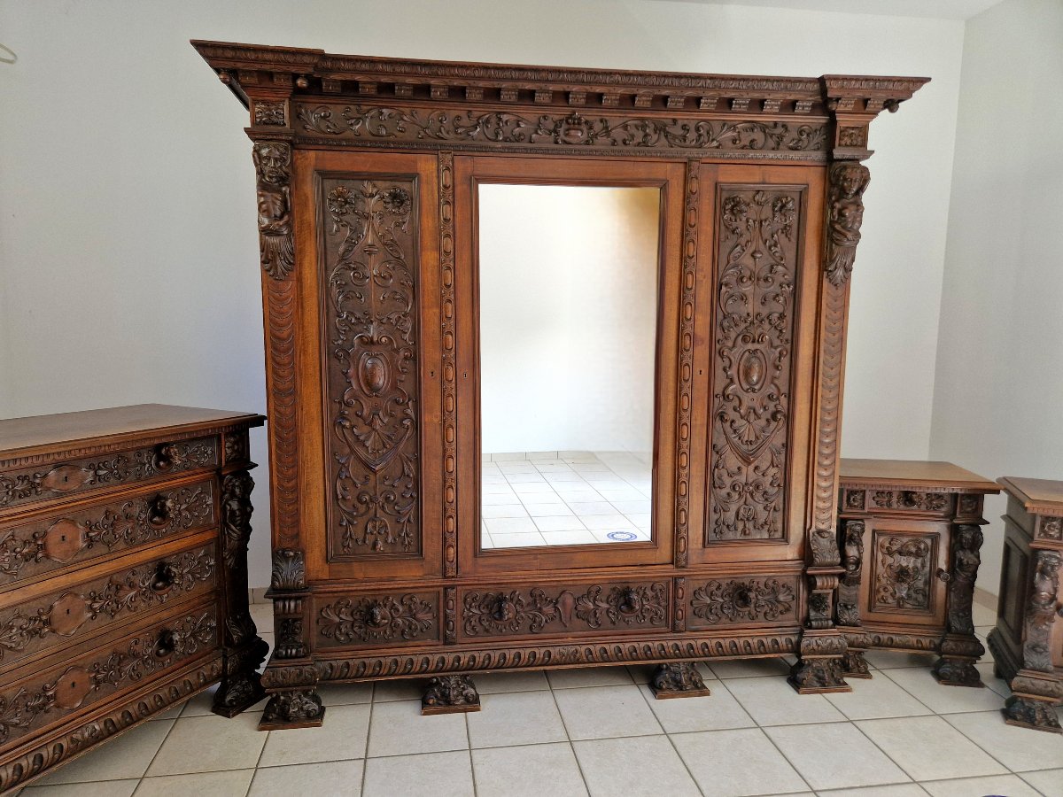 Renaissance Style Bedroom Set, King-size Bed In Carved Walnut, Italian Baroque -photo-7