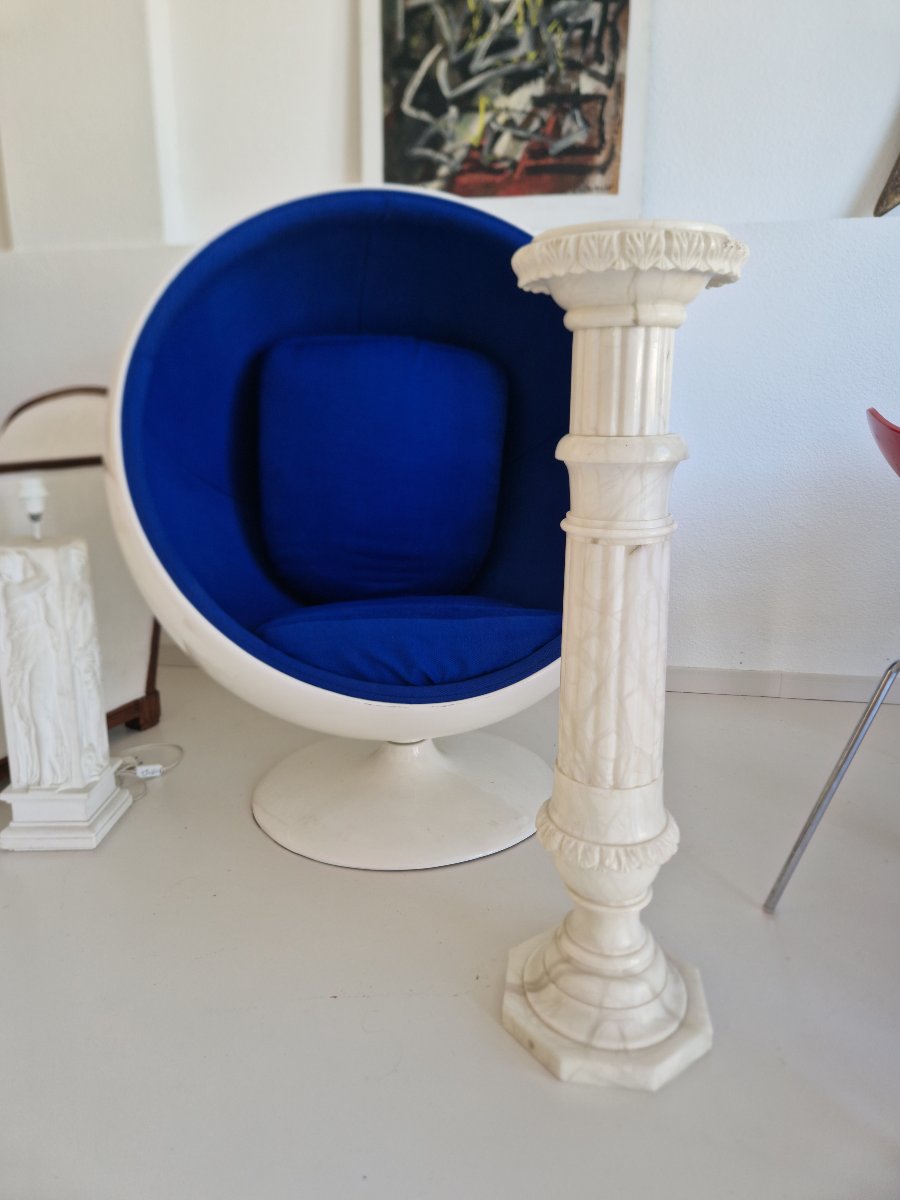 White Marble Pedestal-photo-2