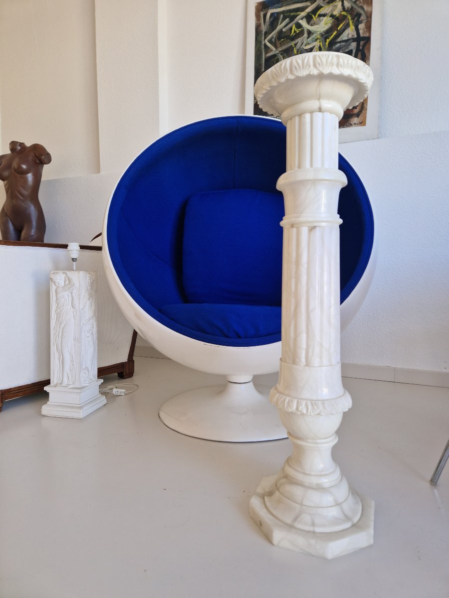 White Marble Pedestal-photo-4