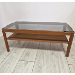Une Table Basse En Teck Myer Du Milieu Du Siècle Dernier Et Verre Fumé