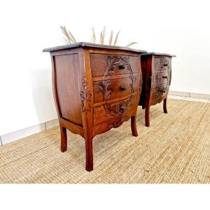 Paire de tables de chevet dans le style français