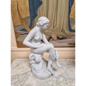 Grande sculpture antique de Diane dans un bain d'après Falconet