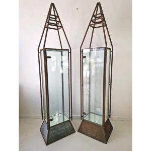 Grandes armoires pyramidales antiques de style victorien, style industriel.