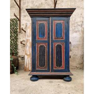 Armoire ou penderie ancienne peinte de style bavarois