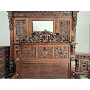 Renaissance Style Bedroom Set, King-size Bed In Carved Walnut, Italian Baroque
