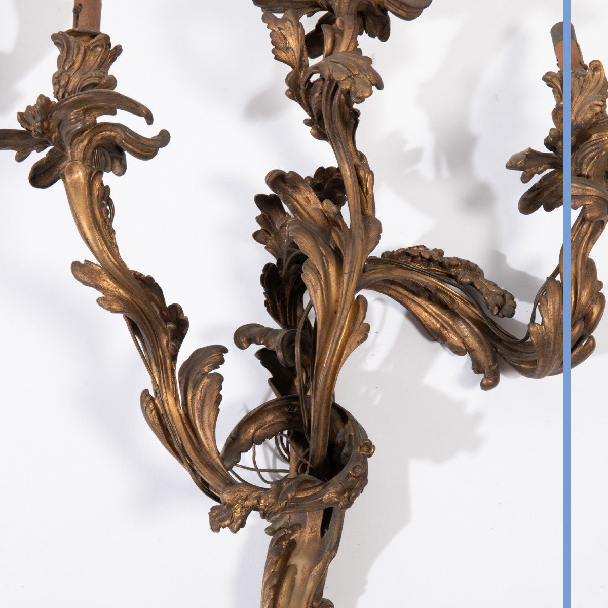 Paire d&#039;appliques de style Louis XV en bronze doré, XIXe-photo-2