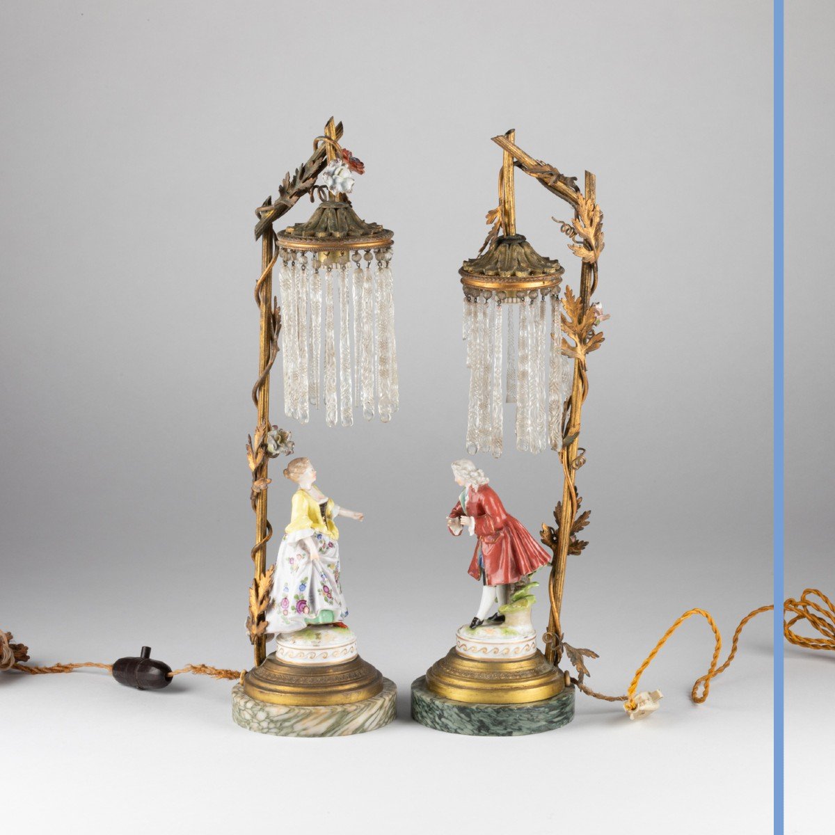 Paire de lampes de chevets, porcelaine et verre, fin XIXe, début XXe-photo-3