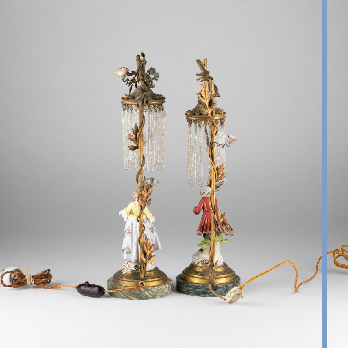 Paire de lampes de chevets, porcelaine et verre, fin XIXe, début XXe-photo-4