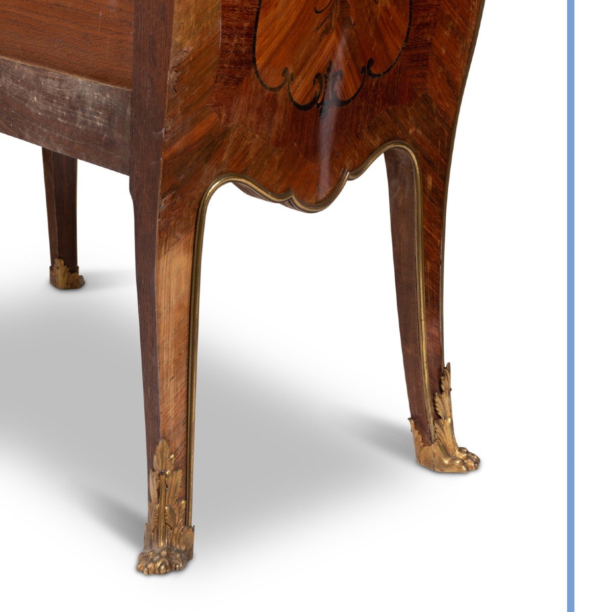 Commode sauteuse en bois de placage marquet&eacute;e de style Louis XV, XIXe-photo-7