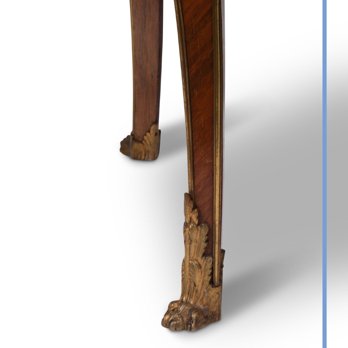 Commode sauteuse en bois de placage marquet&eacute;e de style Louis XV, XIXe-photo-8