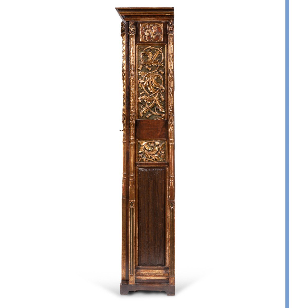 Armoire n&eacute;ogothique en bois richement sculpt&eacute;, laqu&eacute; polychrome et dor&eacute;, XIXe-photo-3