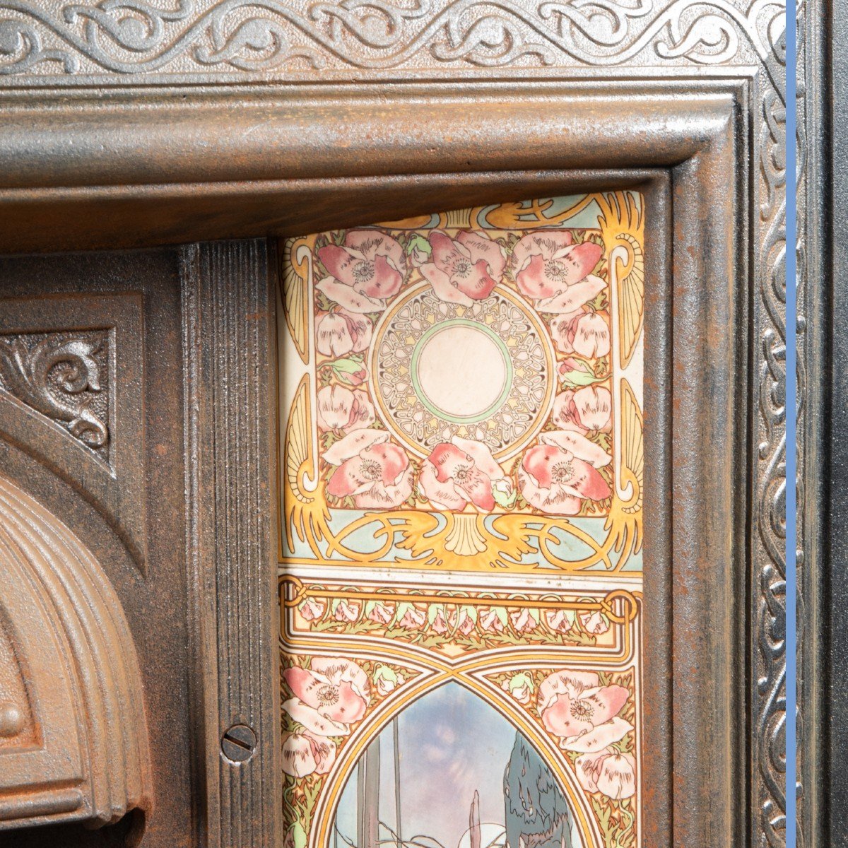 Foyer de chemin&eacute;e en fonte et c&eacute;ramique, Art Nouveau, XXe-photo-1