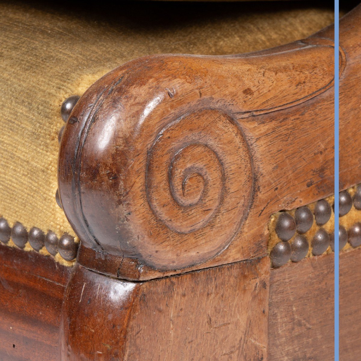 Fauteuil de bureau de forme gondole en acajou à têtes de béliers de style restauration, XIXe-photo-4