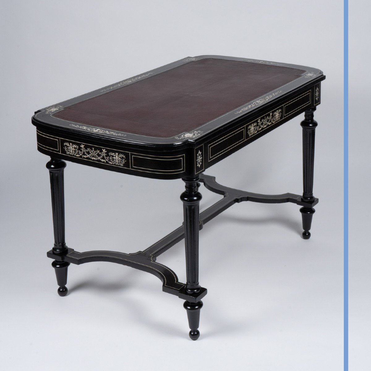 Charles Hunsinger (1823-1893), bureau plat, entre 1870 et 1872-photo-1