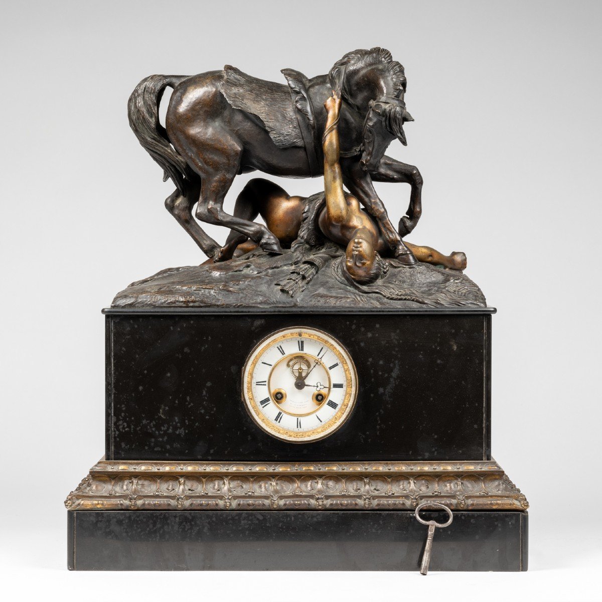 Théodore Gechter (1796-1844), L'amazone  blessée, pendule en marbre noir, XIXe