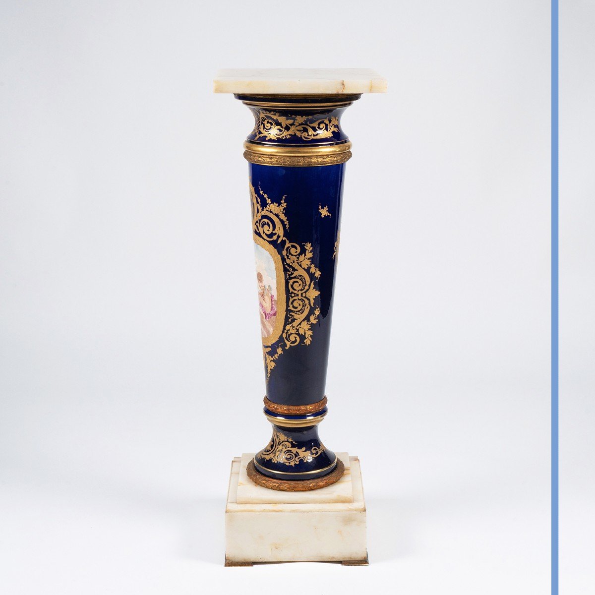 Sellette en porcelaine à fond bleu de Sèvres, bronze doré et onyx, époque Napoléon III, XIXe-photo-2
