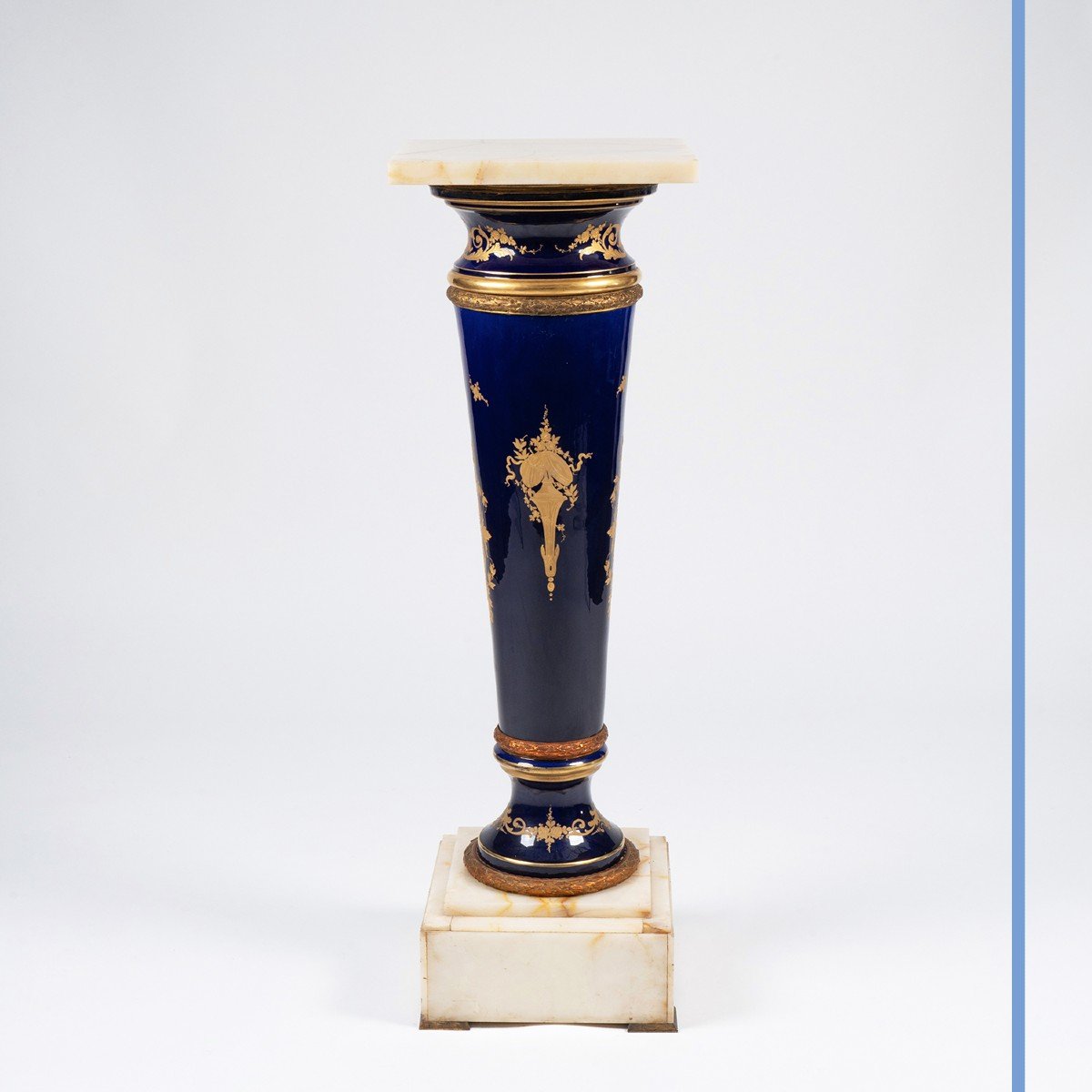 Sellette en porcelaine &agrave; fond bleu de S&egrave;vres, bronze dor&eacute; et onyx, &eacute;poque Napol&eacute;on III, XIXe-photo-3