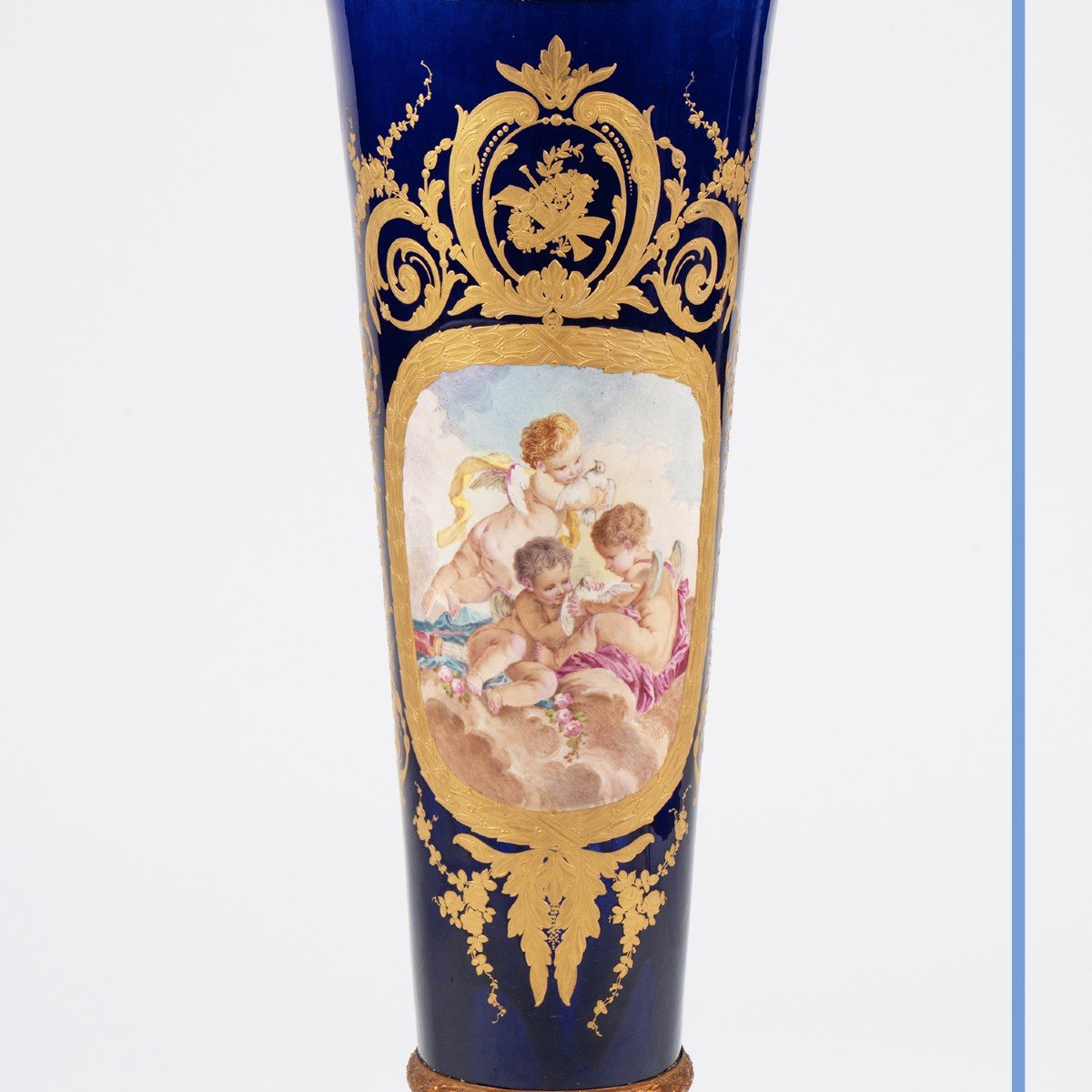 Sellette en porcelaine à fond bleu de Sèvres, bronze doré et onyx, époque Napoléon III, XIXe-photo-1