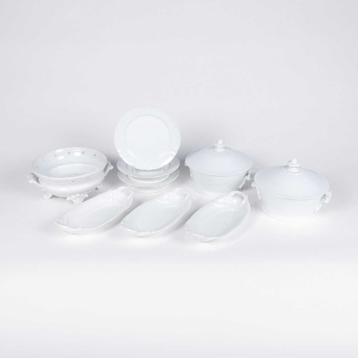 Service de table en porcelaine blanche, XXe