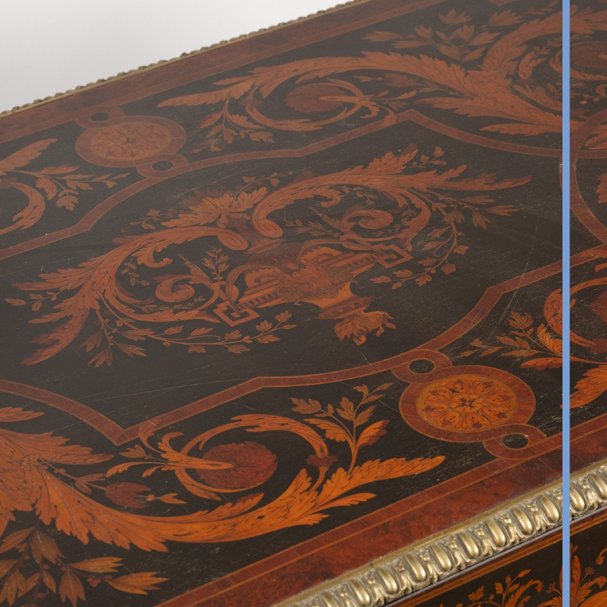 Table de milieu à riche décor marqueté d'époque Napoléon III, XIXe-photo-3