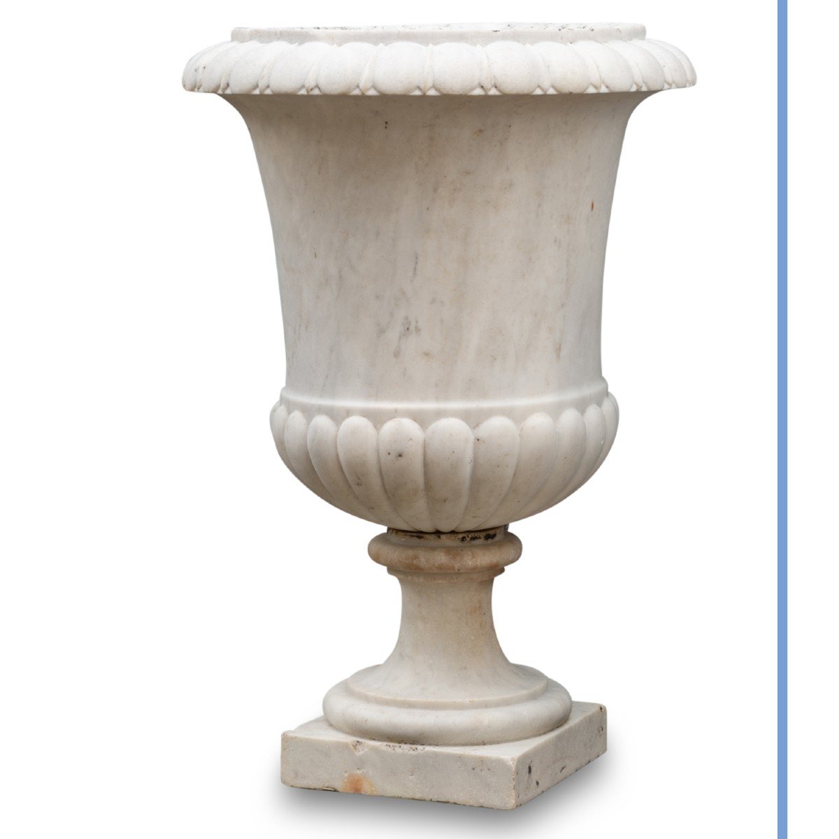 Vase M&eacute;dicis en marbre de carrare orn&eacute; d'une frise de godrons, XVIIIe-photo-2