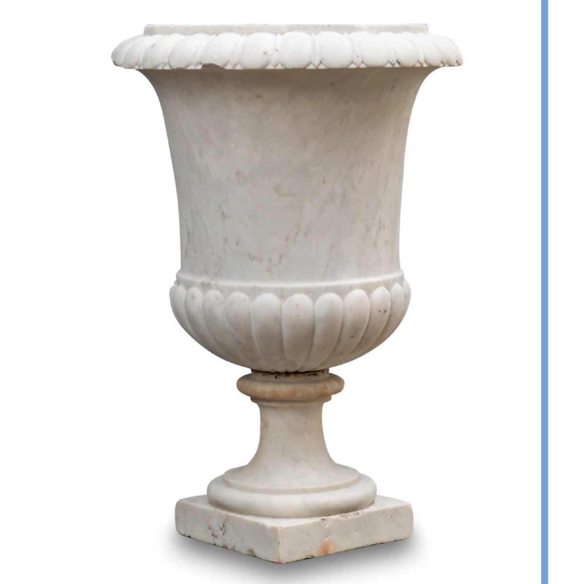Vase M&eacute;dicis en marbre de carrare orn&eacute; d'une frise de godrons, XVIIIe-photo-3