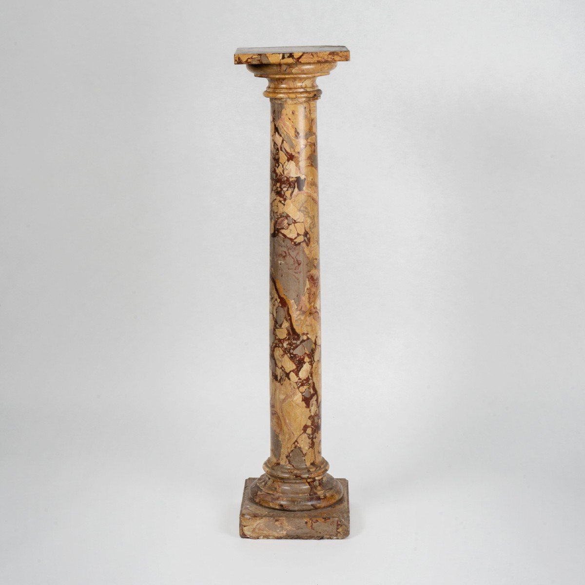 Colonne en scagliola façon marbre de Sarrancolin, XIXe
