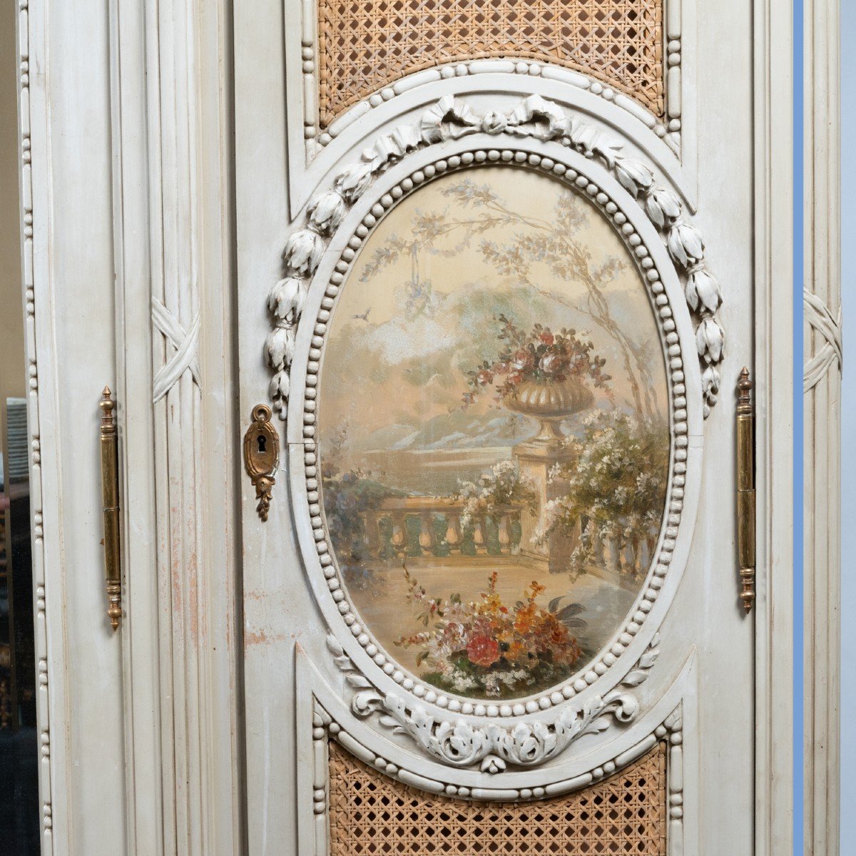 Chambre à coucher de style Louis XVI en bois  sculpté, mouluré et laqué gris, XIXe-photo-4