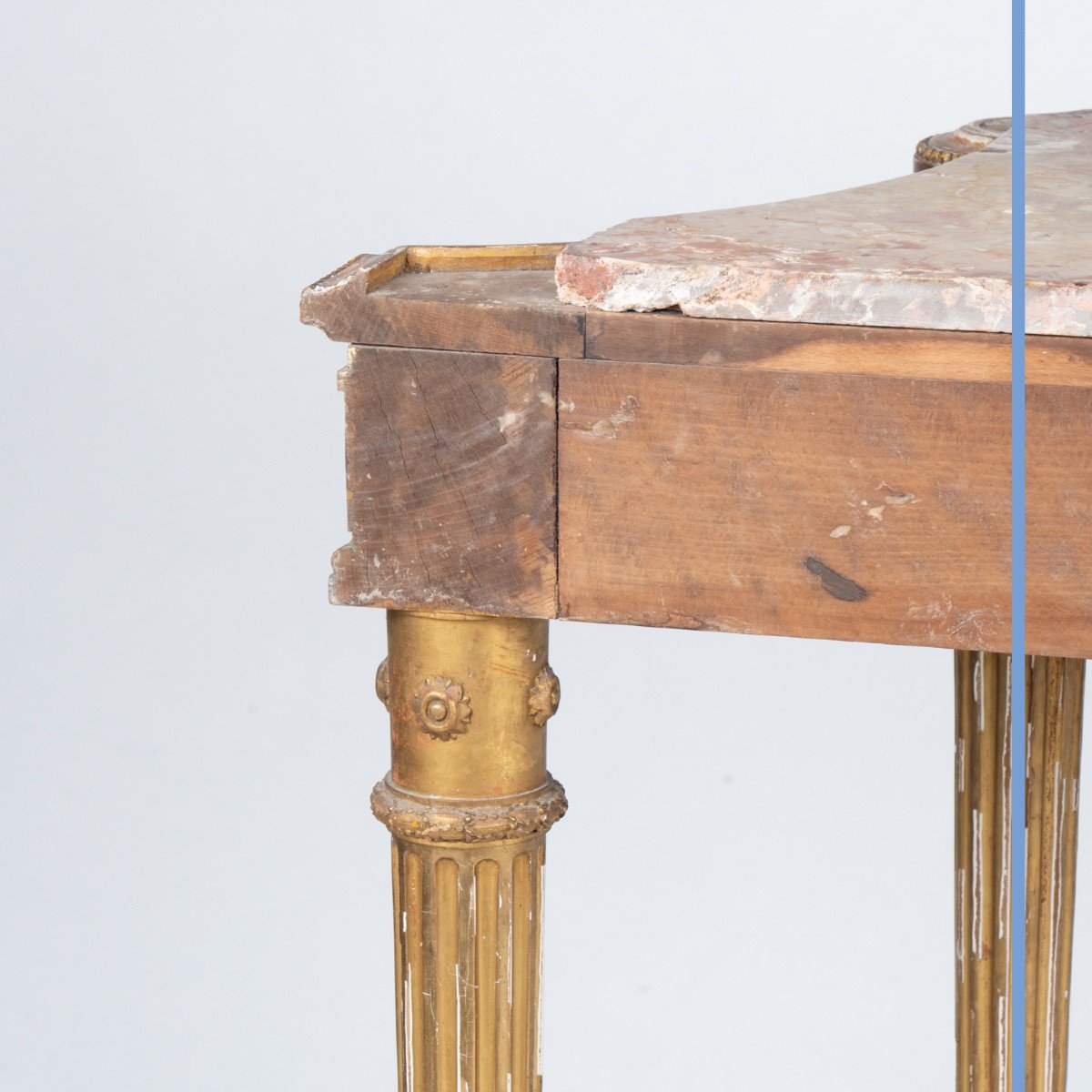 Console d'applique de style Louis XVI en bois stuqué et doré,  XIXe-photo-8