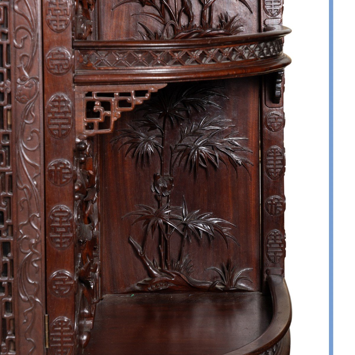 Cabinet Temple en bois exotique richement sculpt&eacute; de dragons, Vietnam, XIXe-photo-5