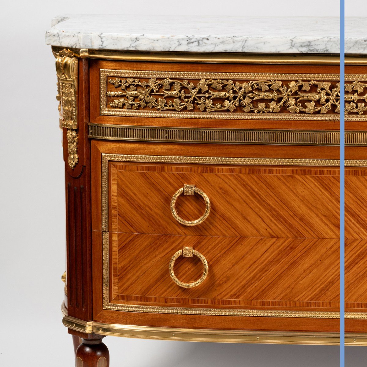 D&rsquo;apr&egrave;s le mod&egrave;le livr&eacute; par Jean-Fran&ccedil;ois Leleu (1729-1807) &agrave; Versailles, commode, XIXe-photo-1