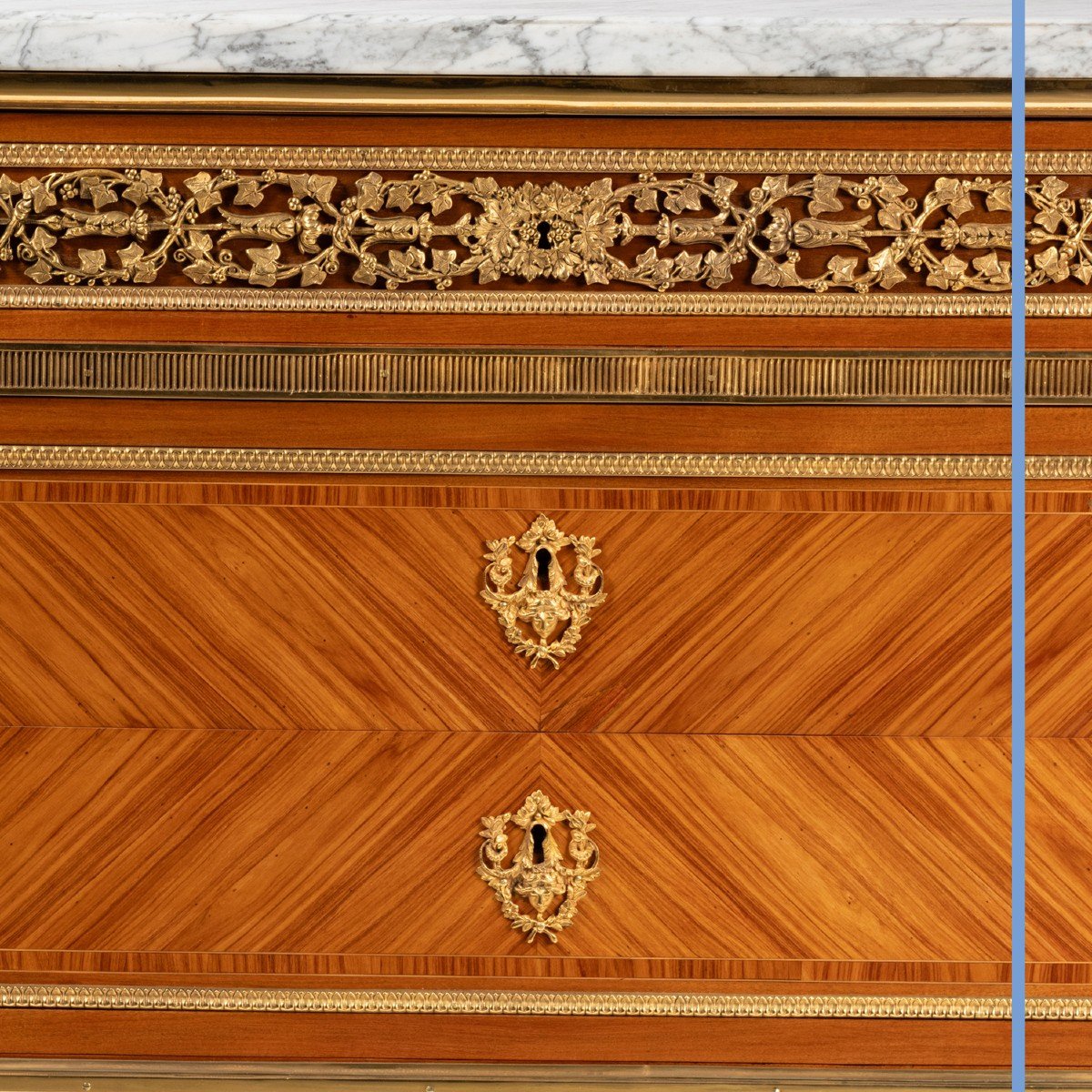 D&rsquo;apr&egrave;s le mod&egrave;le livr&eacute; par Jean-Fran&ccedil;ois Leleu (1729-1807) &agrave; Versailles, commode, XIXe-photo-3