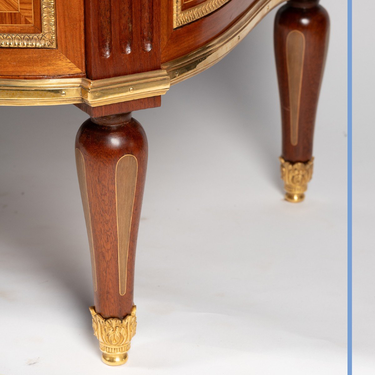 D&rsquo;apr&egrave;s le mod&egrave;le livr&eacute; par Jean-Fran&ccedil;ois Leleu (1729-1807) &agrave; Versailles, commode, XIXe-photo-8