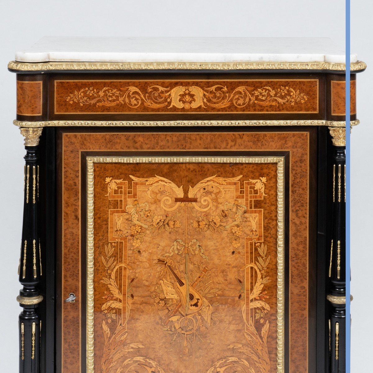 Meuble rectangulaire &agrave; hauteur d&#039;appui en marqueterie, XIXe-photo-4