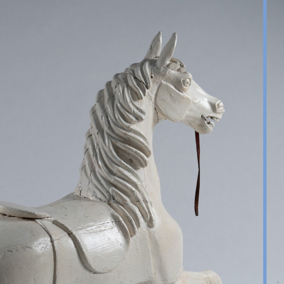 Cheval de manège en bois sculpté et laqué blanc, XXe-photo-4