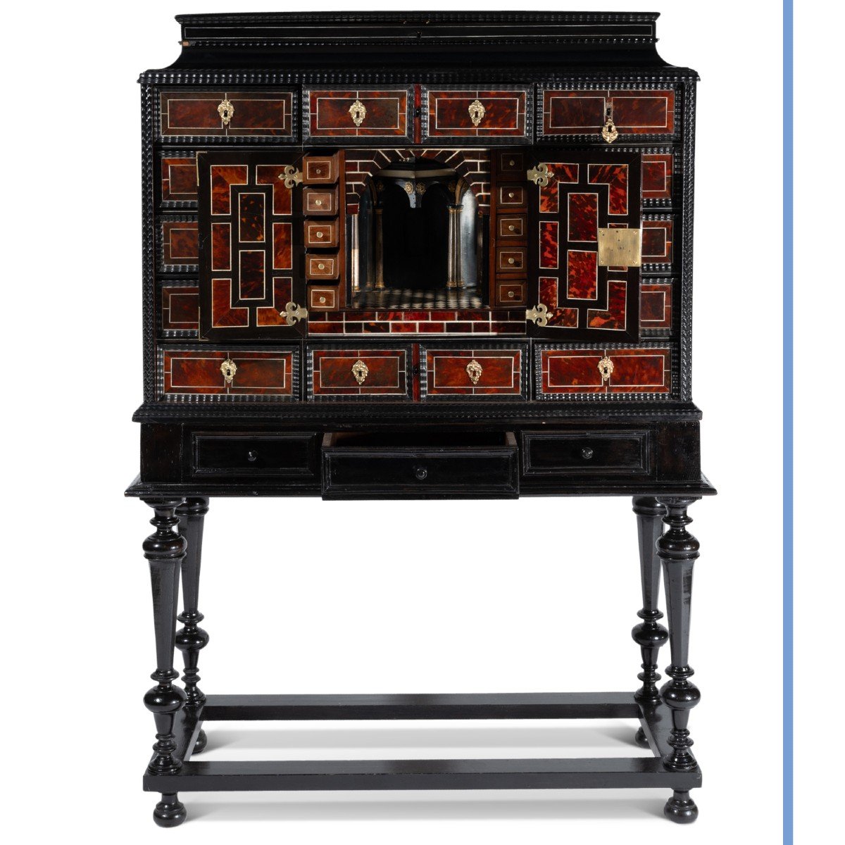 Cabinet en &eacute;caille de tortue, &eacute;b&egrave;ne et bronze dor&eacute;, XVIIIe-photo-3