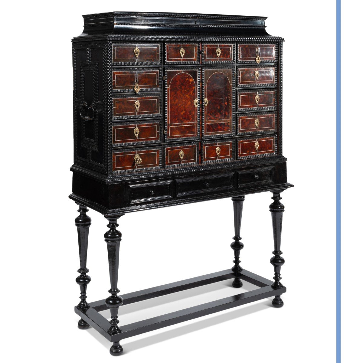 Cabinet en &eacute;caille de tortue, &eacute;b&egrave;ne et bronze dor&eacute;, XVIIIe-photo-4