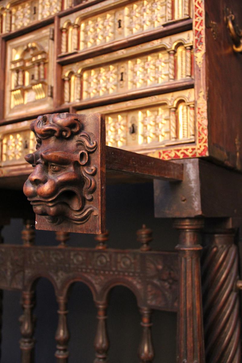 Bargueno en noyer sculpt&eacute; et dor&eacute;, XIXe-photo-1