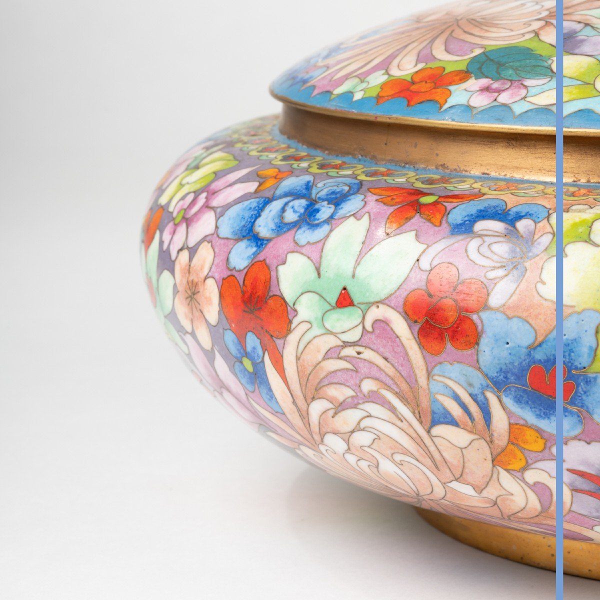 Covered Box In Cloisonné Brass With Rich Floral Decoration, Asia, 20th-photo-6