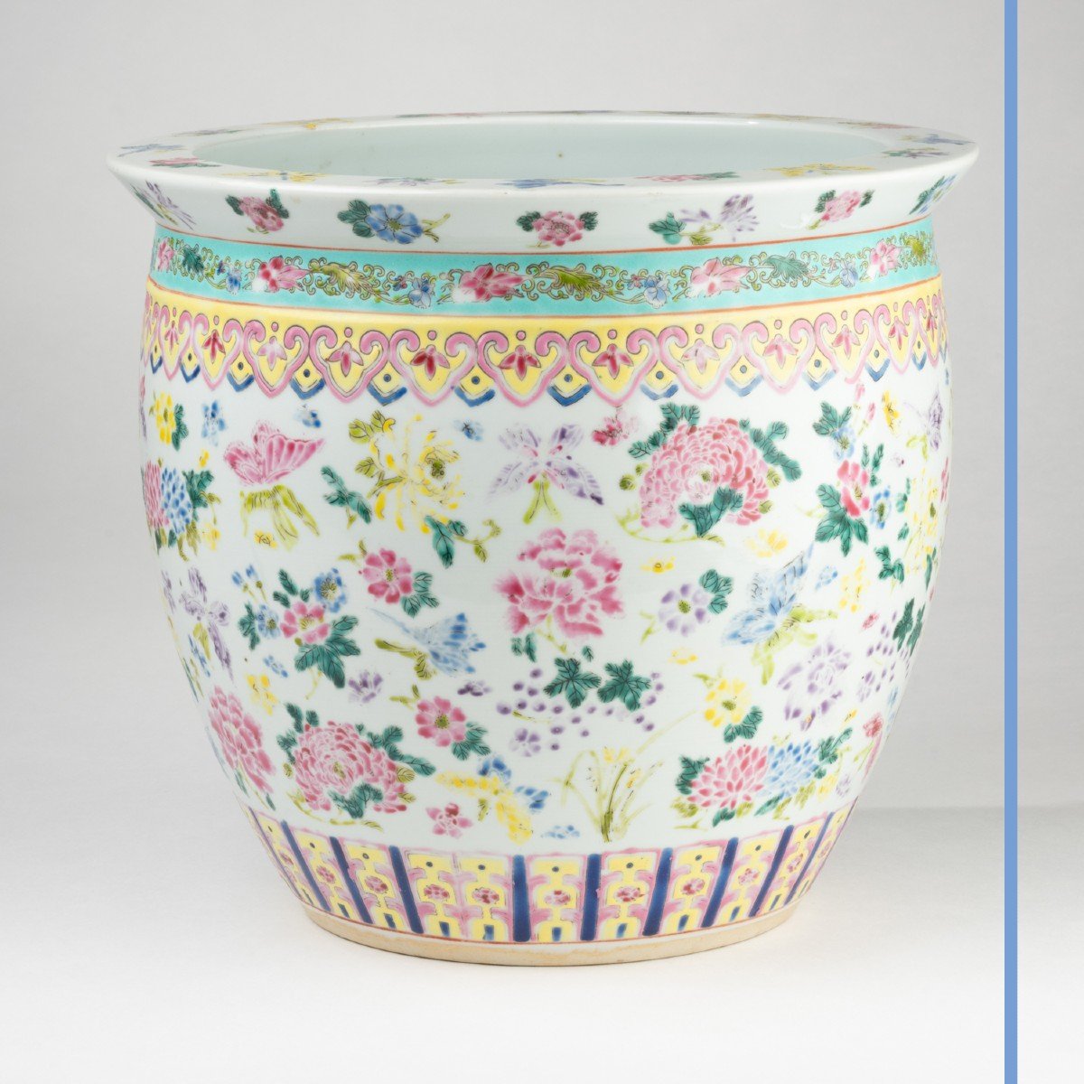 Cache-Pot en porcelaine &agrave; d&eacute;cor floral, Asie, XXe-photo-4