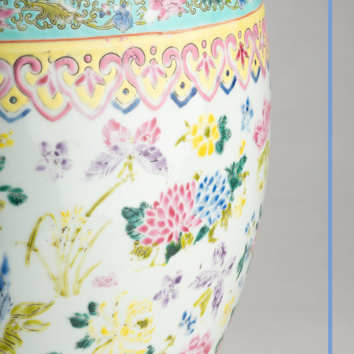 Cache-Pot en porcelaine &agrave; d&eacute;cor floral, Asie, XXe-photo-6