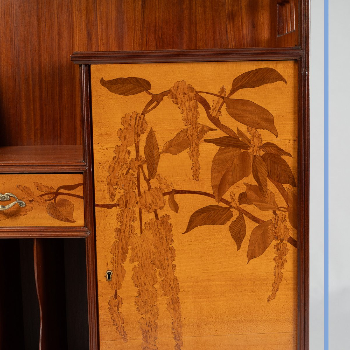 Louis Majorelle (1859-1926), Music Cabinet In Walnut Veneer With Flower Marquetry, 19th-photo-7