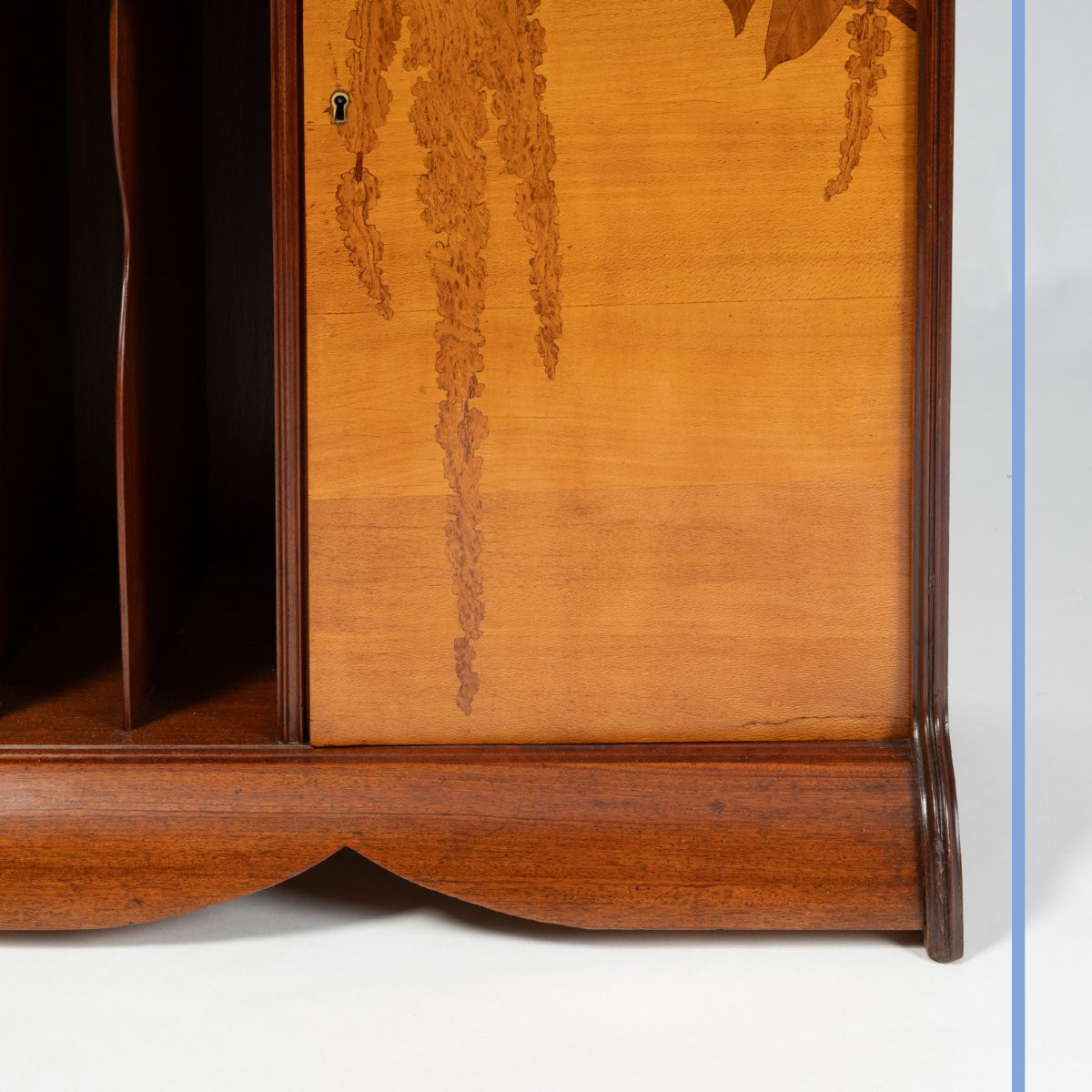 Louis Majorelle (1859-1926), Music Cabinet In Walnut Veneer With Flower Marquetry, 19th-photo-8