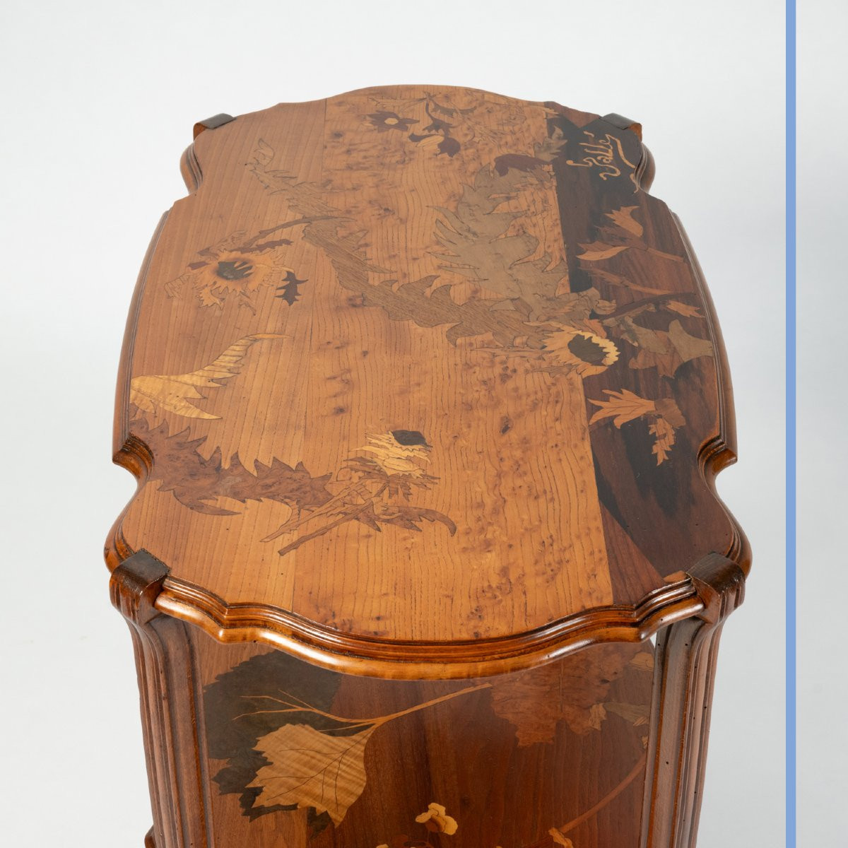 Émile Gallé (1846-1904), table à thé à deux plateaux latéraux ouvrants, XIXe-photo-4