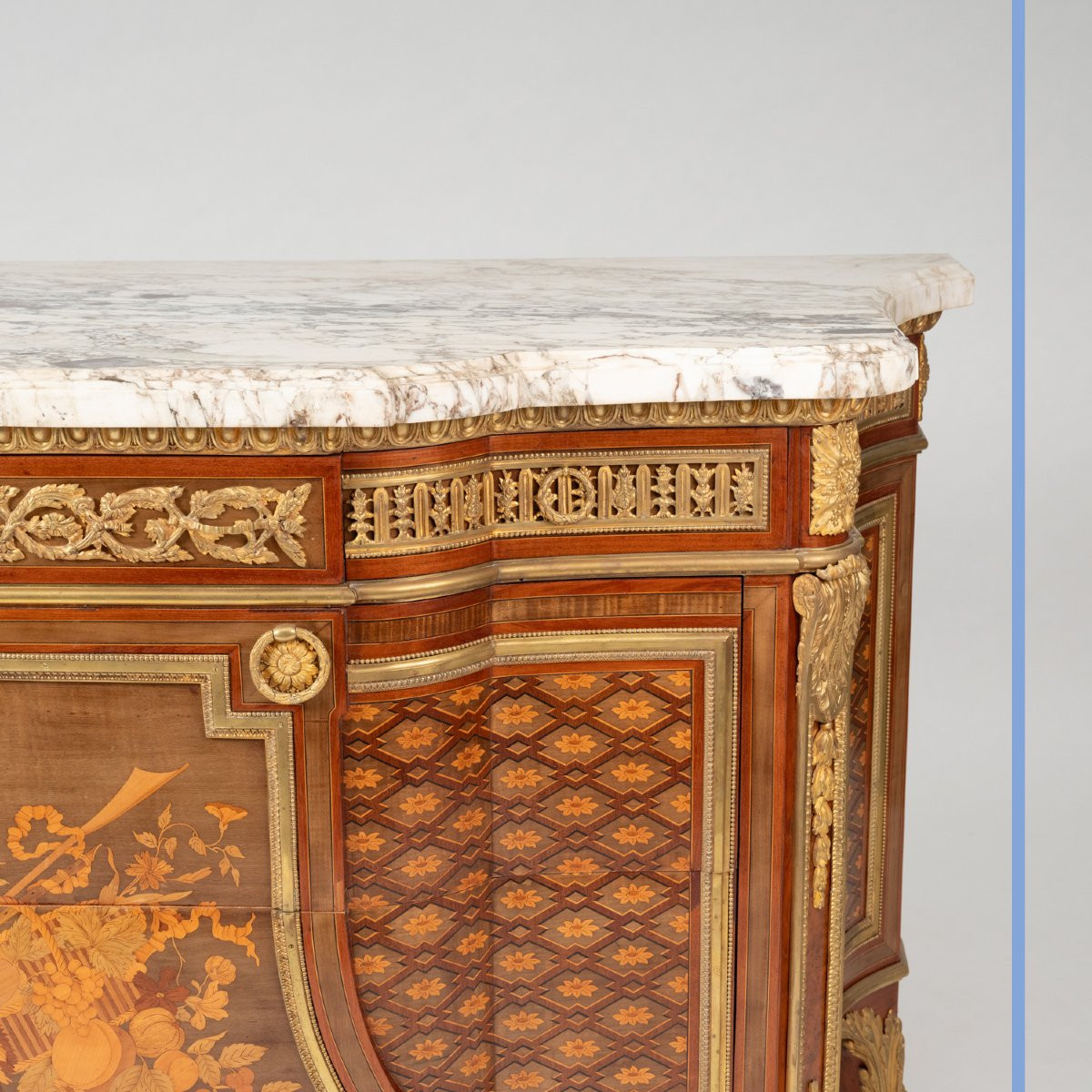 Commode en marqueterie de bois précieux, bronze doré et marbre Campan, XIXe-photo-7