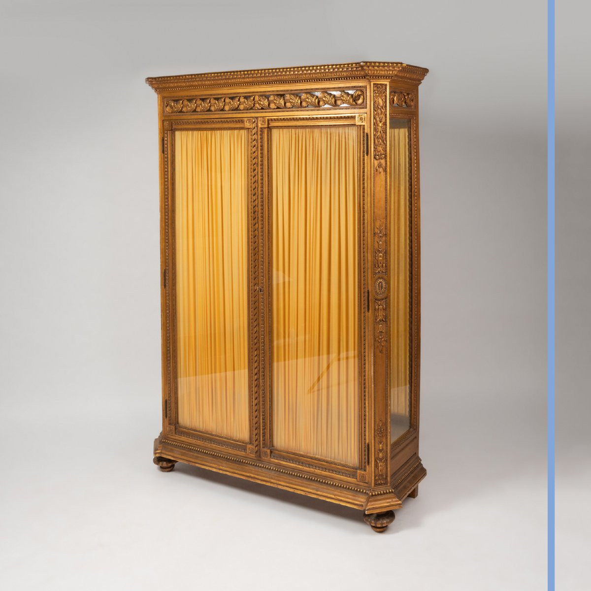Louis XVI Style Display Case In Carved And Gilded Wood, 19th-photo-2
