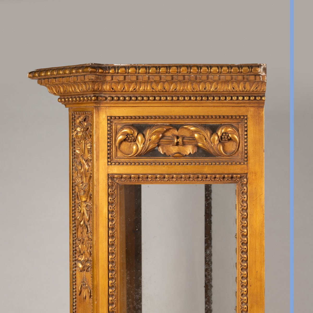 Louis XVI Style Display Case In Carved And Gilded Wood, 19th-photo-5