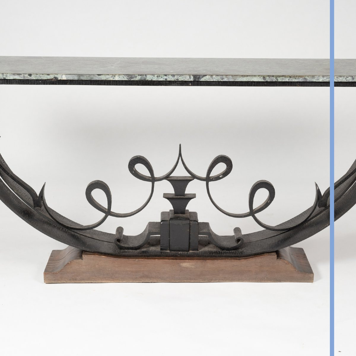 Console d'époque Art Déco en fer martelé et dessus de marbre, XXe-photo-2