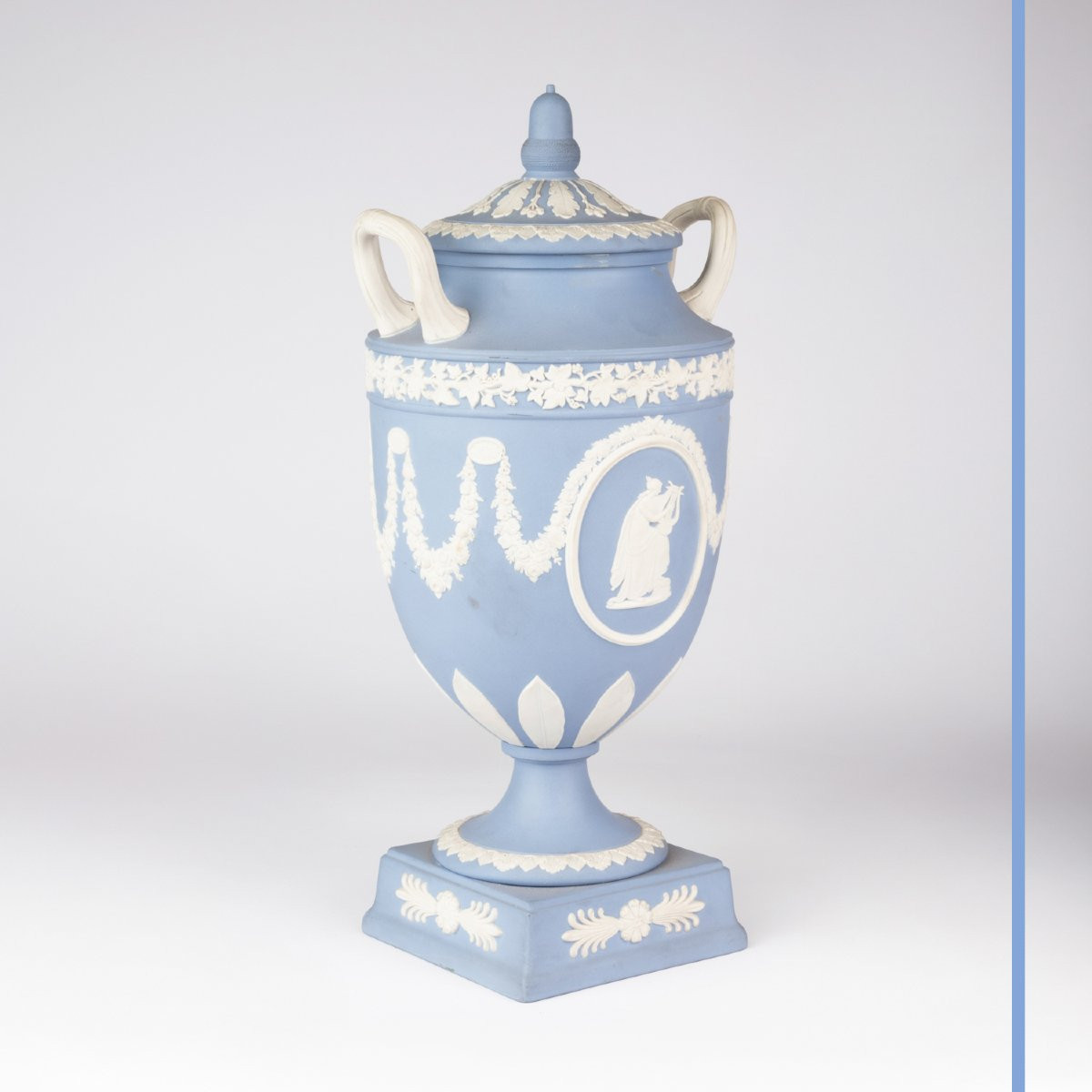 Wedgwood Porcelain Casserole Dish, 19th-photo-2